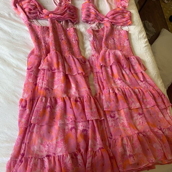 Revolve Likely Dress Size 6
Pink floral, ruffle, cutout - Picture 3 of 4